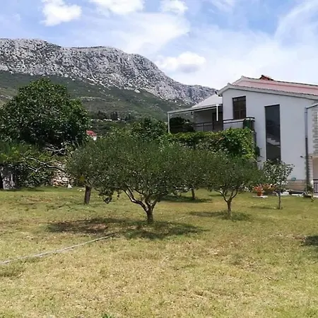 Nice Big Flat In 10km From Split Kaštela