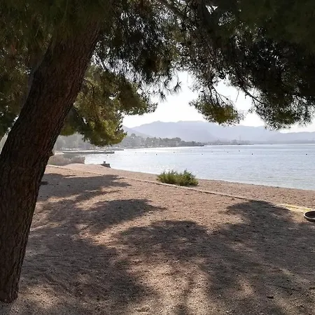Nice Big Flat In 10km From Split Kastela